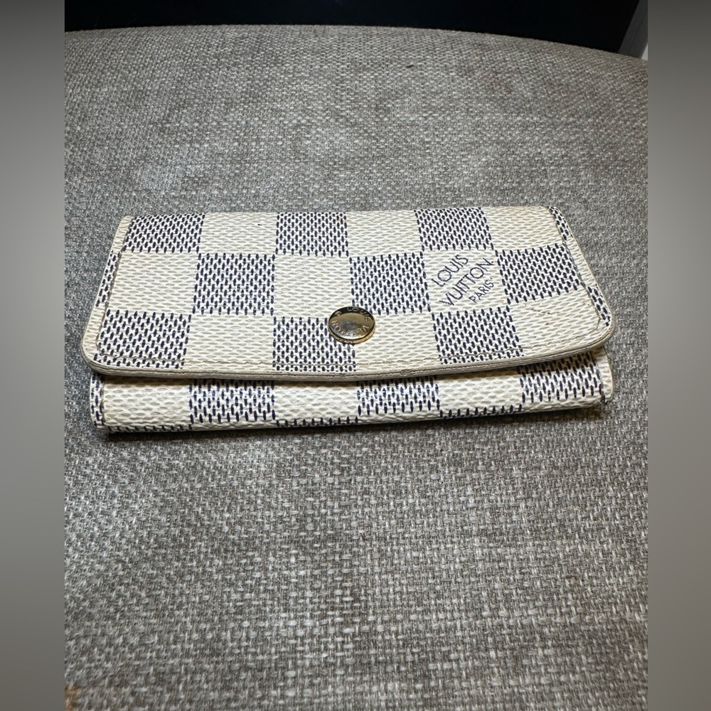 Louis Vuitton 4 key Case Canvas Leather